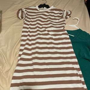 Old Navy t-shirt dress. Perfect for spring. Size small